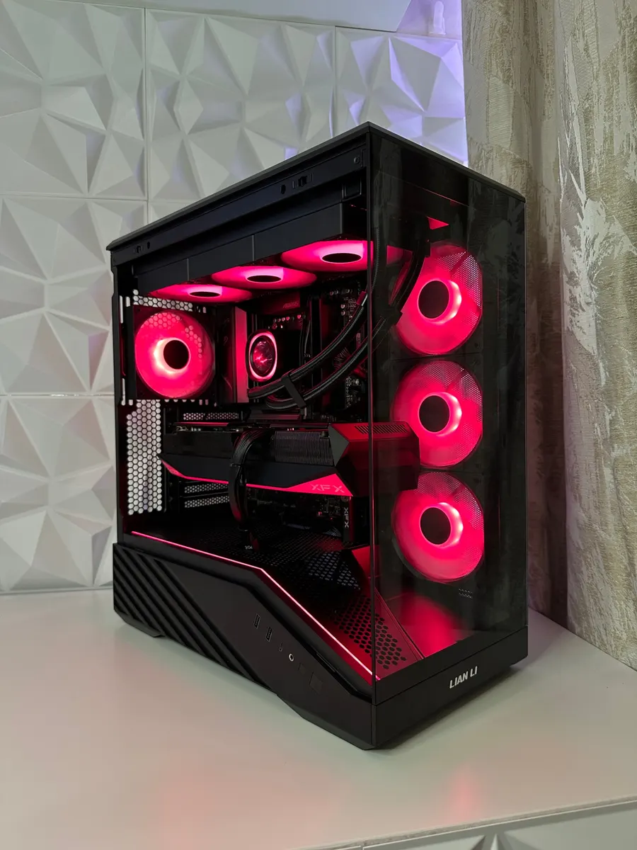 RX 9070 XT / Ryzen 7 7800X3D built by BuildT